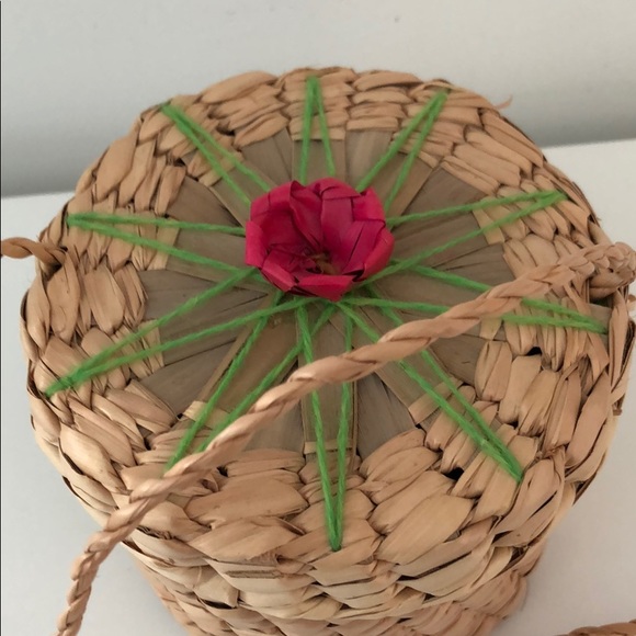 RAFFIA ROUND ARTISAN HAND WOVEN SHOULDER BAG - Picture 4 of 8